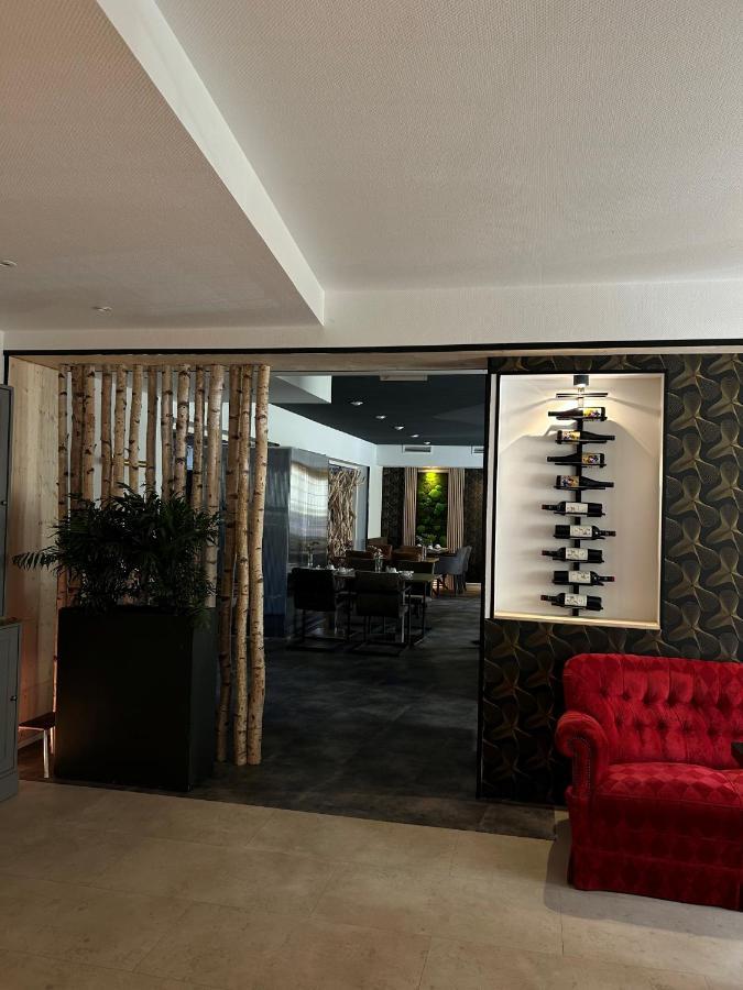 Landhaus Hotel Neuss Buitenkant foto